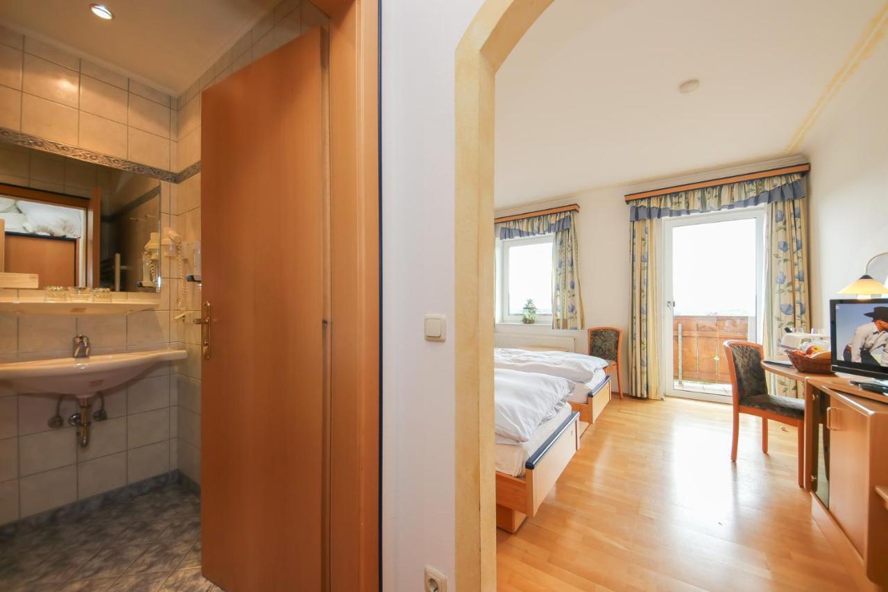 Landgasthof Franz Josef Strasswalchen Zewnętrze zdjęcie