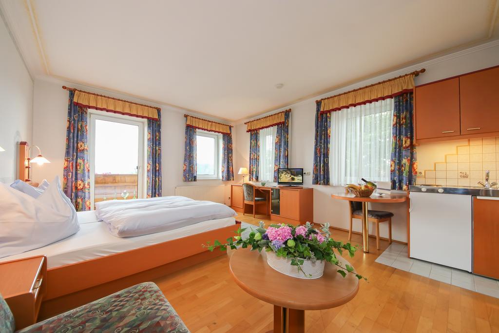 Landgasthof Franz Josef Strasswalchen Zewnętrze zdjęcie