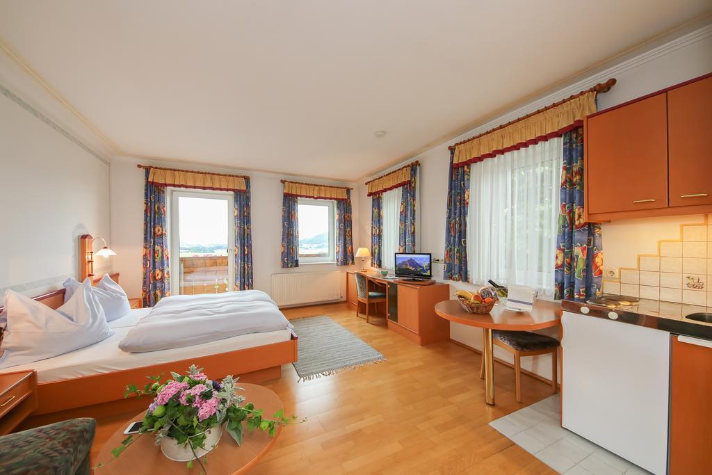 Landgasthof Franz Josef Strasswalchen Zewnętrze zdjęcie