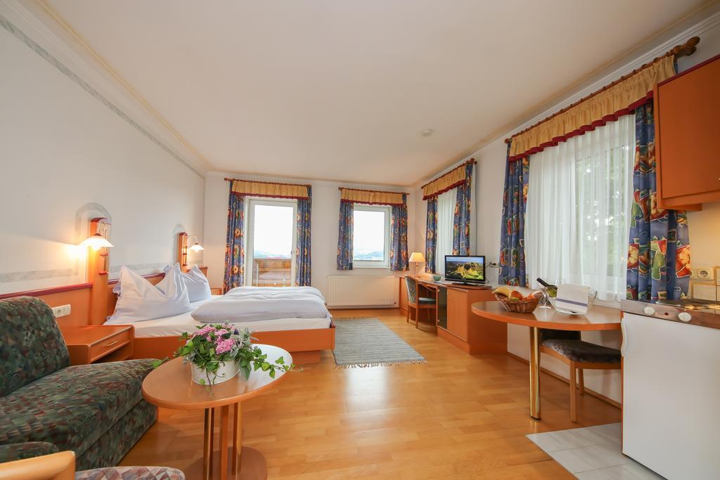 Landgasthof Franz Josef Strasswalchen Zewnętrze zdjęcie